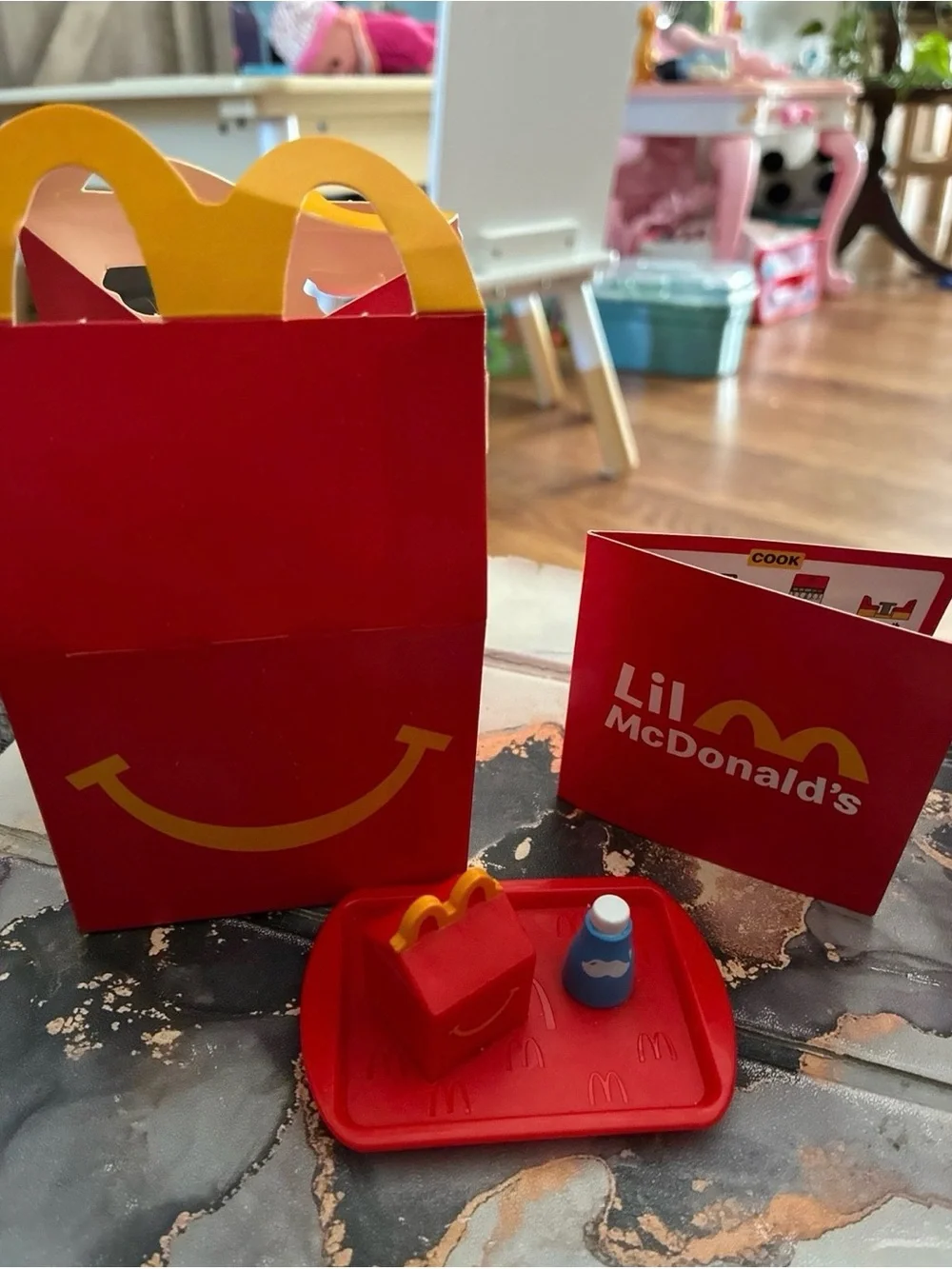 Lil McDonald’s Happy Meal Set w/ Box, Tray, Bag, Drink & Collector Guide